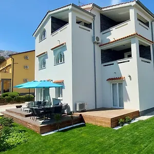 https://apartments-matea-i.primorje-gorskikotar.com